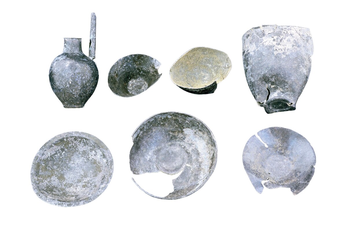濃紺胎に浅い刻み紋ラピス製メロン　シリア出土、前2000年以前、著名サイトに類例 ギャラリー：世界最古のアルファベットか 4400年前の土器に謎の刻印