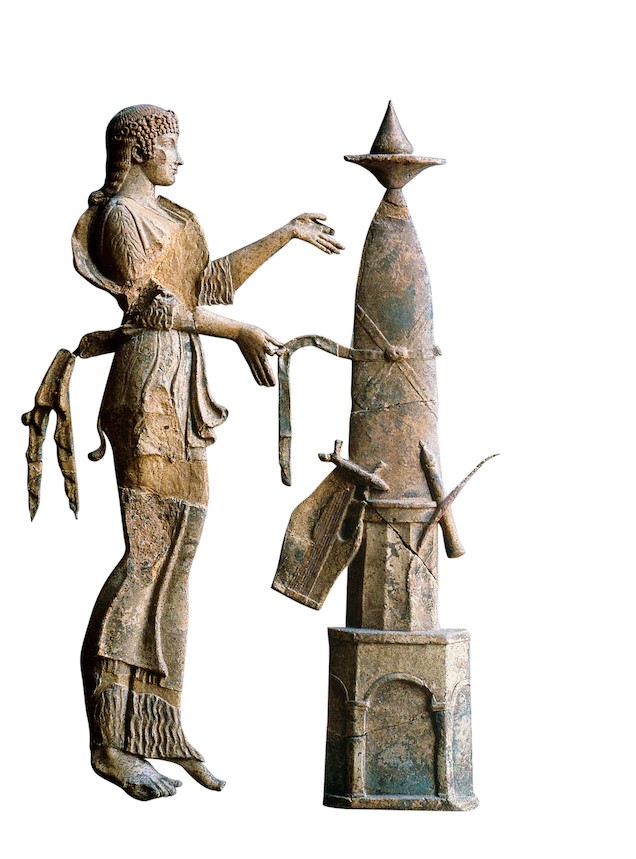 楯と槍を構えたトロイア戦争の英雄アキレス アキレウス彫像 彫刻