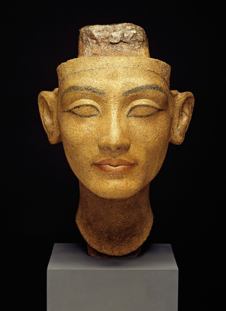 2024HOT古代エジプト　ネフェルティティ　ネフェルトイティ 750 チャーム　ペンダント　ネックレス　トップ　王妃　Nefertiti　サウジアラビア 金製