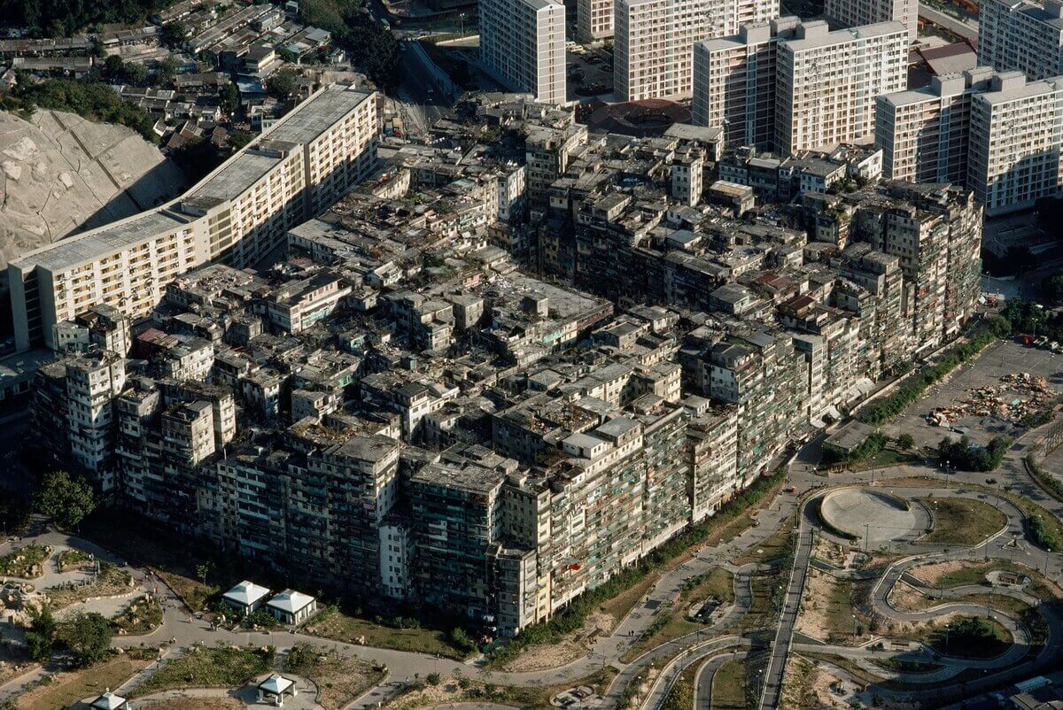 City of Darkness - 超希少 九龍城砦 写真集 クーロン城 香港のオススメの本】九龍城探訪~City of Darkness~九龍寨城写真