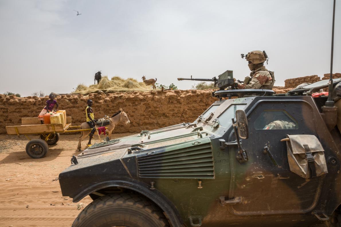 ギャラリー イスラム過激派vs自衛団 マリ紛争の現場 写真15点 ナショナルジオグラフィック日本版サイト