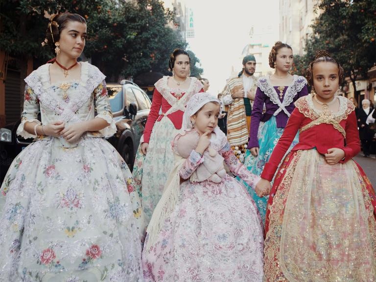 ギャラリー スペインの火祭りを彩る 華やかな民族衣装 写真14点 ナショナルジオグラフィック日本版サイト ギャラリー スペインの火祭りを彩る 華やかな民族衣装 写真14点 ナショナルジオグラフィック日本版サイト