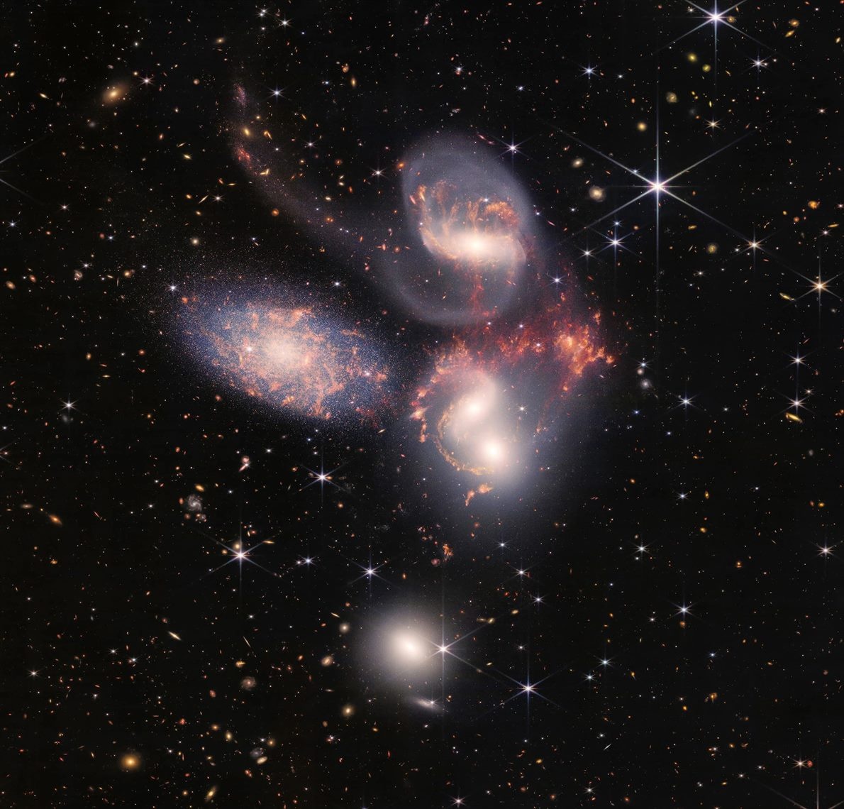 ギャラリー:ジェームズ・ウェッブ宇宙望遠鏡の初画像、宇宙の奥深くを撮影 画像4点 | ナショナルジオグラフィック日本版サイト