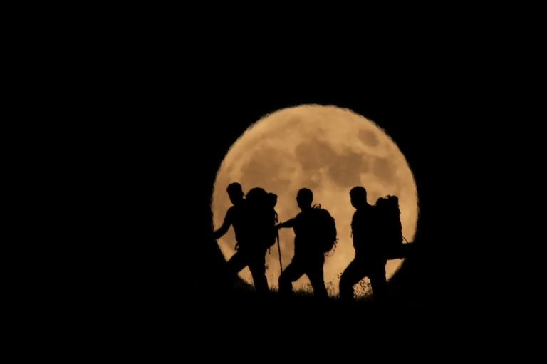 ギャラリー 世界が沸いた皆既月食と火星のコラボ 写真11点 ナショナルジオグラフィック日本版サイト ギャラリー 世界が沸いた皆既月食と火星のコラボ 写真11点 ナショナルジオグラフィック日本版サイト