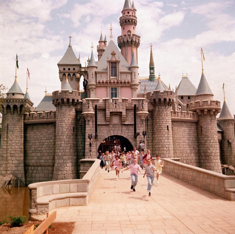 ギャラリー 開園当時のディズニーランド 写真29点 ナショナルジオグラフィック日本版サイト ギャラリー 開園当時のディズニーランド 写真29点 ナショナルジオグラフィック日本版サイト