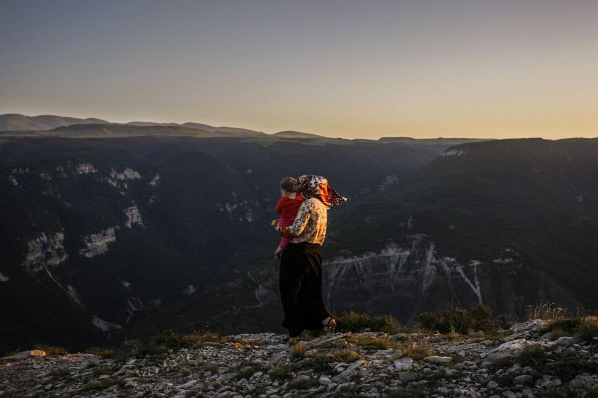 ギャラリー ロシア山岳地帯に残る伝統の綱渡り 写真19点 ナショナルジオグラフィック日本版サイト