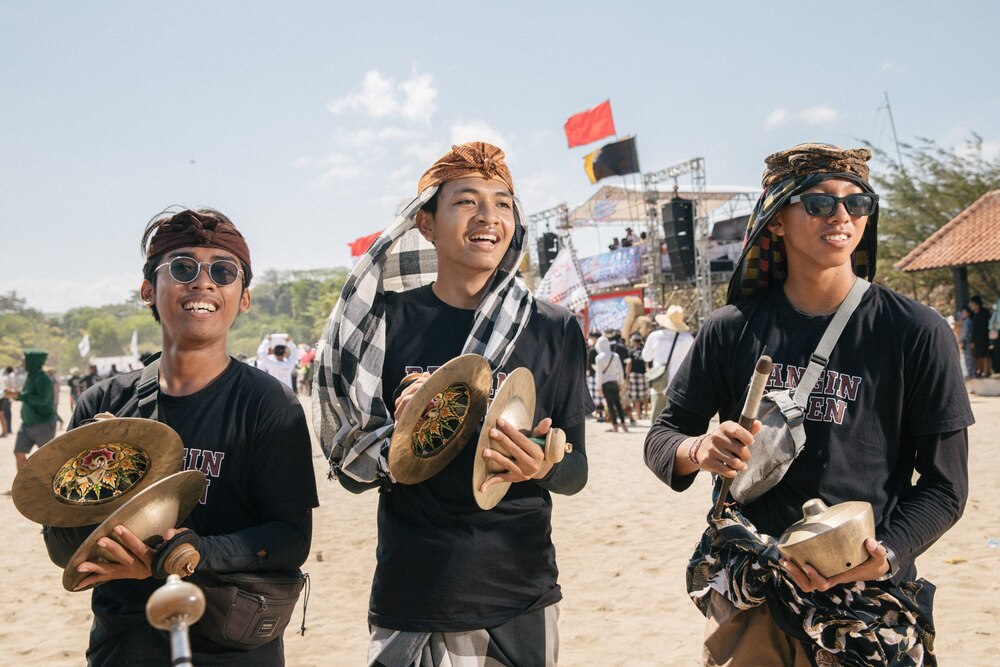 ギャラリー：巨大な竜が空を舞う！バリ島「凧揚げ祭り」 写真13点 | ナショナルジオグラフィック日本版サイト