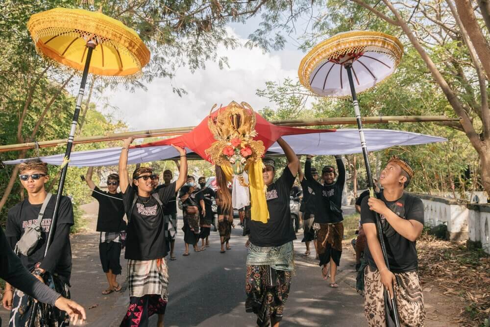 ギャラリー：巨大な竜が空を舞う！バリ島「凧揚げ祭り」 写真13点 | ナショナルジオグラフィック日本版サイト