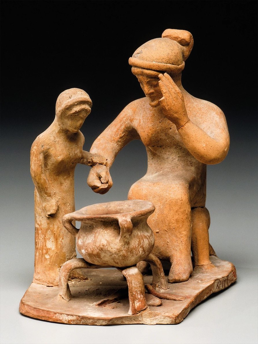 古代ギリシャ女性像 彫刻 陶器かどうか未鑑定です約 60cm x 40cm ギャラリー：古代ギリシャ女性の生活、実は豊かで多様だった 写真13点