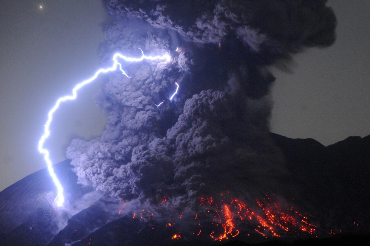 ギャラリー 流れるマグマ 立ち昇る噴煙 荒ぶる地球の迫力を実感 世界の活火山 写真13点 ナショナルジオグラフィック日本版サイト ギャラリー 流れるマグマ 立ち昇る噴煙 荒ぶる地球の迫力を実感 世界の活火山 写真13点 ナショナルジオグラフィック日本版サイト