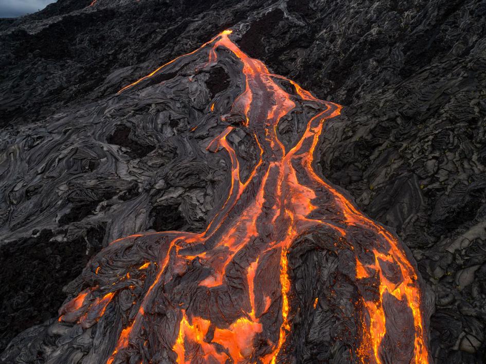大迫力、空から至近距離で撮ったハワイの溶岩 10点 | ナショナルジオ ...