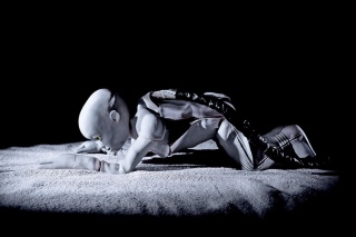 子ども型ロボットの目に映る未来は？