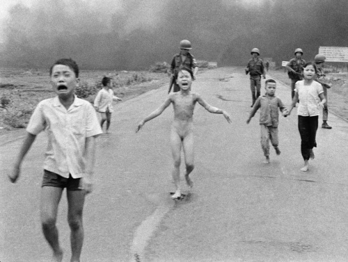 歴史を変えた 心揺さぶる子どもたちの写真 ナショナルジオグラフィック日本版サイト 歴史を変えた 心揺さぶる子どもたちの写真 ナショナルジオグラフィック日本版サイト