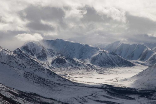 北米北極圏の最高峰が確定 60年に及ぶ論争が決着 ナショナルジオグラフィック日本版サイト