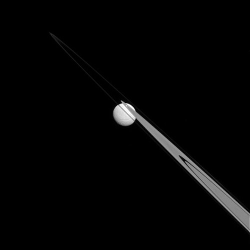 土星の環は思っていたより軽かったナショナルジオグラフィック日本版サイト