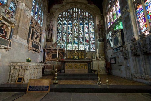 シェイクスピアの頭蓋骨が盗難 レーダーで判明 ナショナルジオグラフィック日本版サイト シェイクスピアの頭蓋骨が盗難 レーダーで判明 ナショナルジオグラフィック日本版サイト