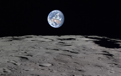 月から見た美しい地球 未公開画像も ナショナルジオグラフィック日本版サイト
