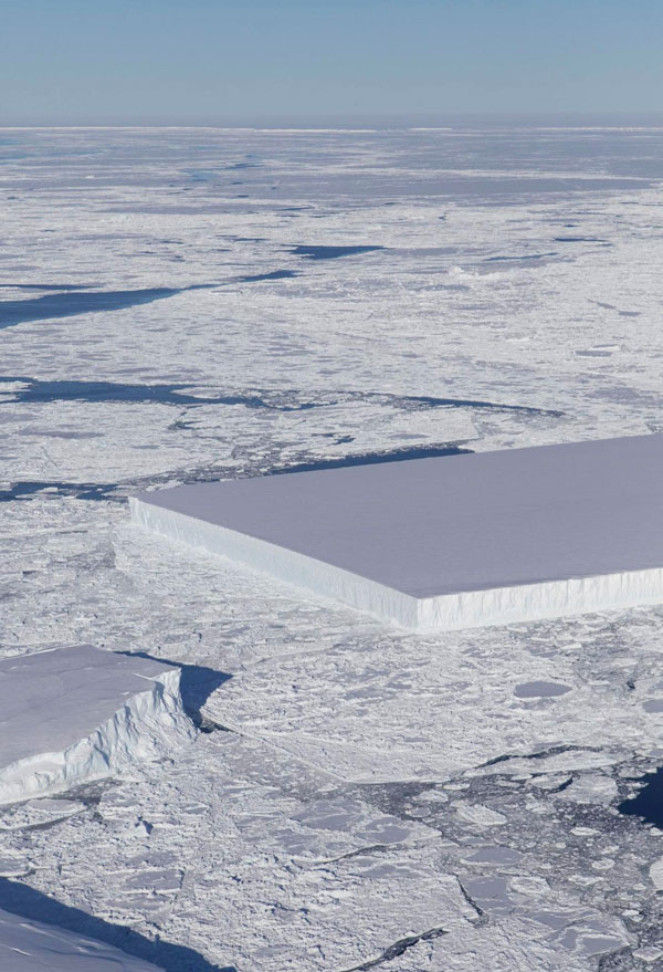 南極に出現した真四角な氷山 どうやってできた ナショナルジオグラフィック日本版サイト