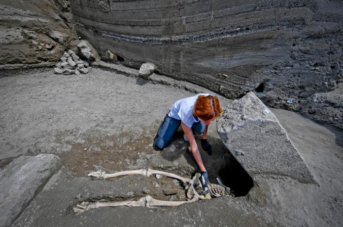 ポンペイで発見された 首なし遺体 本当の死因 ナショナルジオグラフィック日本版サイト