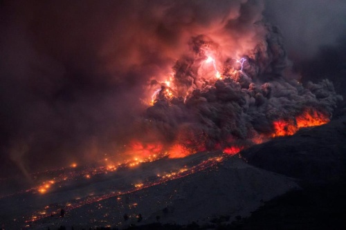 火山雷で辺境の噴火を監視できる可能性 最新研究 ナショナルジオグラフィック日本版サイト 火山雷で辺境の噴火を監視できる可能性 最新研究 ナショナルジオグラフィック日本版サイト