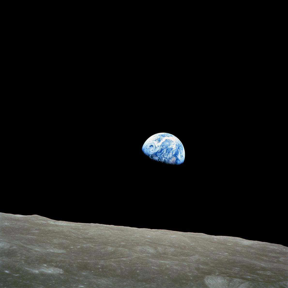 月から昇る地球」、世界を変えた撮影から50年 | ナショナル ジオ ...