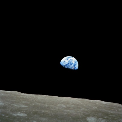 月から昇る地球 世界を変えた撮影から50年 ナショナルジオグラフィック日本版サイト 月から昇る地球 世界を変えた撮影から50年 ナショナルジオグラフィック日本版サイト