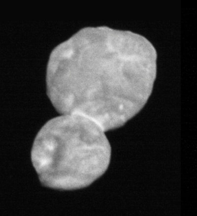 史上最遠の天体の接近撮影に成功、雪だるま形ナショナルジオグラフィック日本版サイト