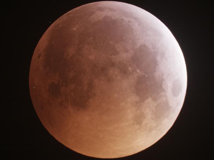 月食中の月に隕石が衝突 観測はおそらく初 ナショナルジオグラフィック日本版サイト