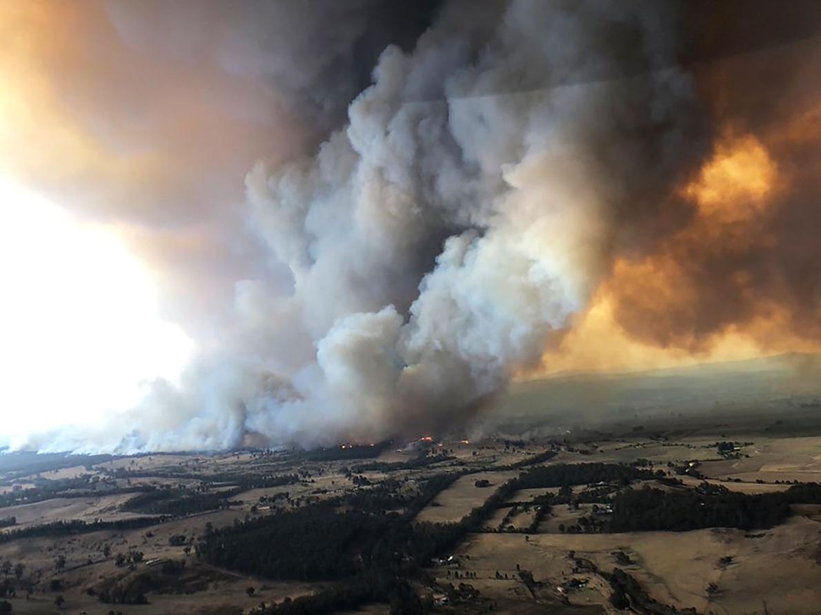 森林火災で火災積乱雲が発生 まるで地獄絵図 豪 ナショナルジオグラフィック日本版サイト