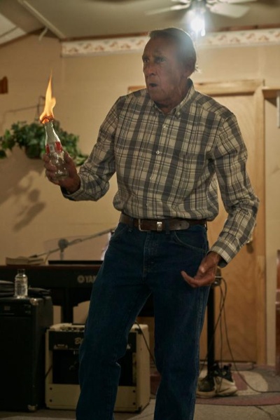 死者も出る毒ヘビの儀式 キリスト教一派の危険な実践 ナショナルジオグラフィック日本版サイト