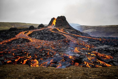 アイスランドの火山が800年ぶりに噴火 そのとき何が ナショナルジオグラフィック日本版サイト アイスランドの火山が800年ぶりに噴火 そのとき何が ナショナルジオグラフィック日本版サイト
