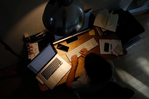 ビデオ会議は女性の方が疲れやすい 1万人調査 ナショナルジオグラフィック日本版サイト ビデオ会議は女性の方が疲れやすい 1万人調査 ナショナルジオグラフィック日本版サイト