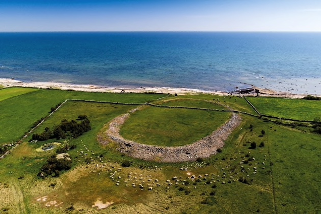 消えた女性、残るお宝、5世紀のスウェーデン大量殺人事件の謎