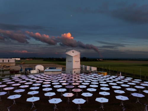 ドイツ、デュッセルドルフ郊外に建設されたDAWNの施設。 (Photographs by Davide Monteleone)