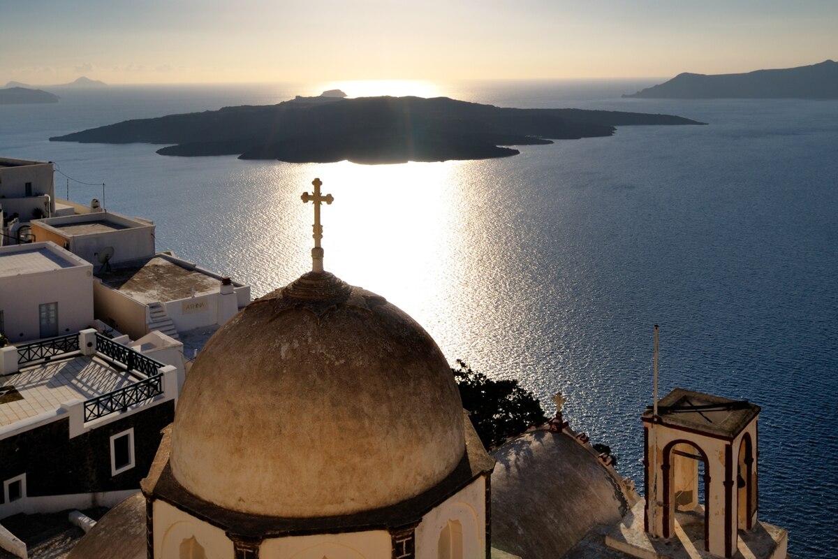 動画】サントリーニ島の「謎の群発地震」、ついに原因を解明