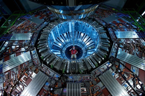 ヒッグス粒子を発見した欧州合同原子核研究機構(CERN)の施設。(FONS RADEMAKERS, CERN/SCIENCE PHOTO LIBRARY)