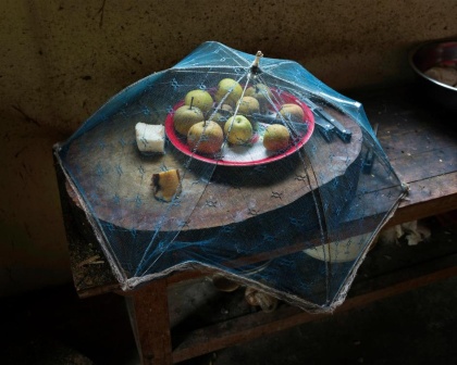 モソ文化の伝統的な家財道具。(PHOTOGRAPHS BY KAROLIN KLÜPPEL)