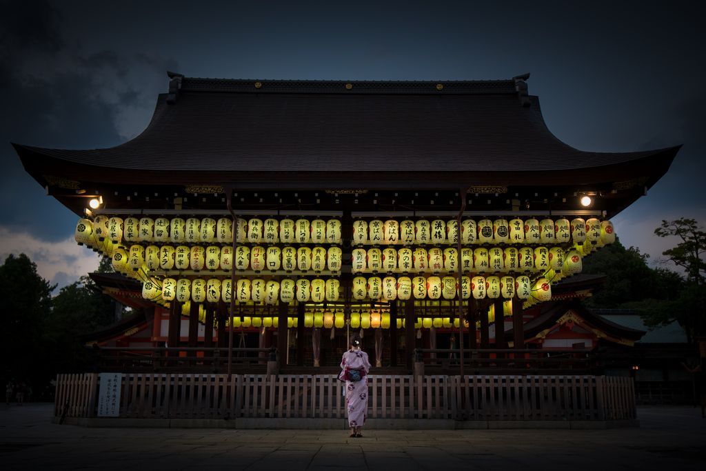 夜の八坂神社 ナショナルジオグラフィック日本版サイト