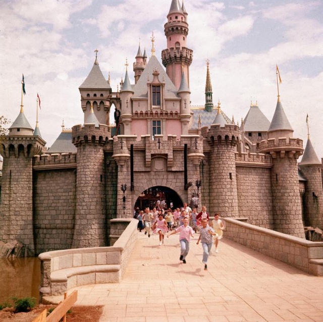 開園当時のディズニーランド 半世紀前の魔法の王国 写真29点 ナショナルジオグラフィック日本版サイト 開園当時のディズニーランド 半世紀前の魔法の王国 写真29点 ナショナルジオグラフィック日本版サイト