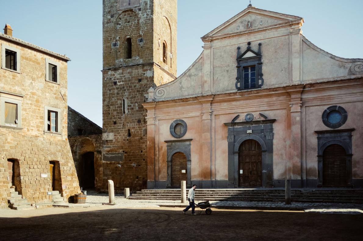 ギャラリー：イタリアで「死にゆく町」と呼ばれるチビタにくらす人、訪れる人　写真15点（画像クリックでギャラリーへ）
