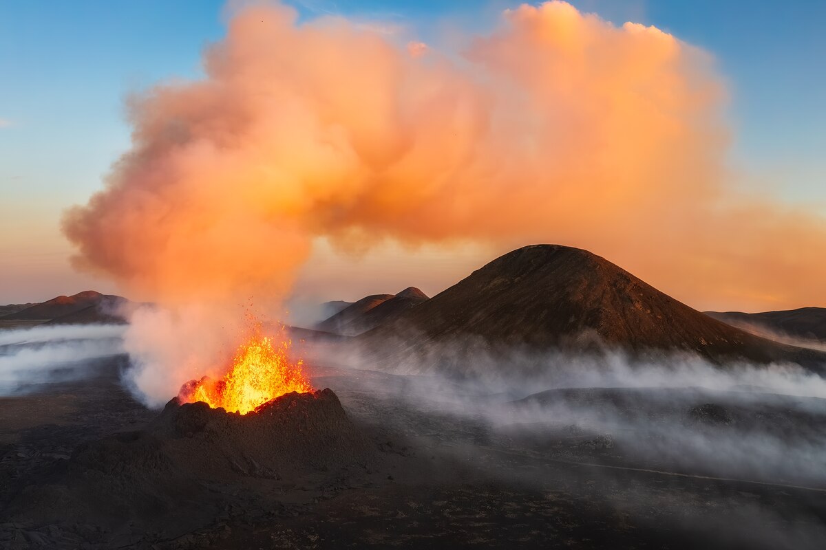 3年連続で噴火、新たな火山活動の時代に突入したアイスランド 写真5点