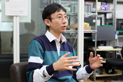 国立科学博物館生命史研究部人類史研究グループ研究主幹の神澤秀明さん。縄文人のDNAの研究を推し進めつつ、その後の時代にも足を進めている。